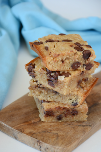 Chocolate chip banana blondies