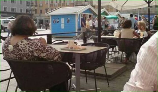 Can YOU spot the THIEF in this picture??