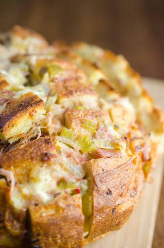 Pulled Pork Pull Apart Bread