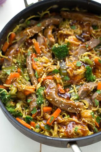 Beef chow mein stir fry