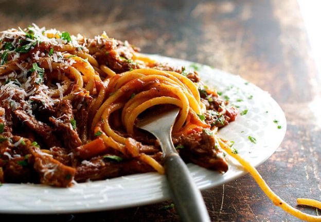 Slow Cooker Shredded Beef Ragu