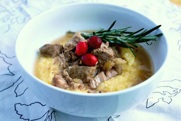 Braised pork with cranberries