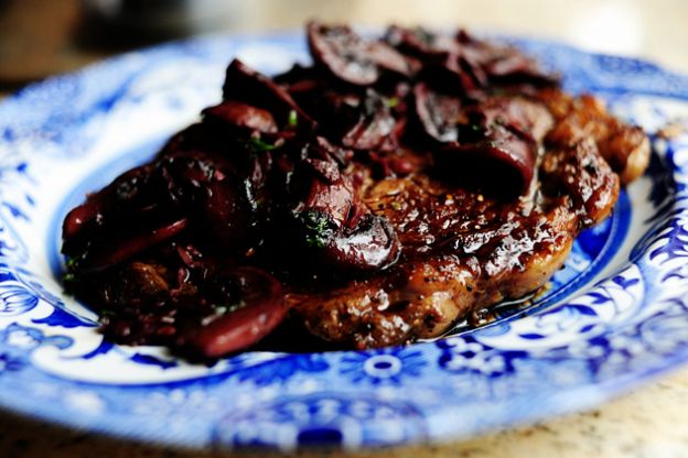 Steak with Burgundy Mushroom Sauce