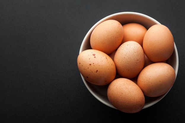 39) Brown Eggs Are HEalthier Than White Ones