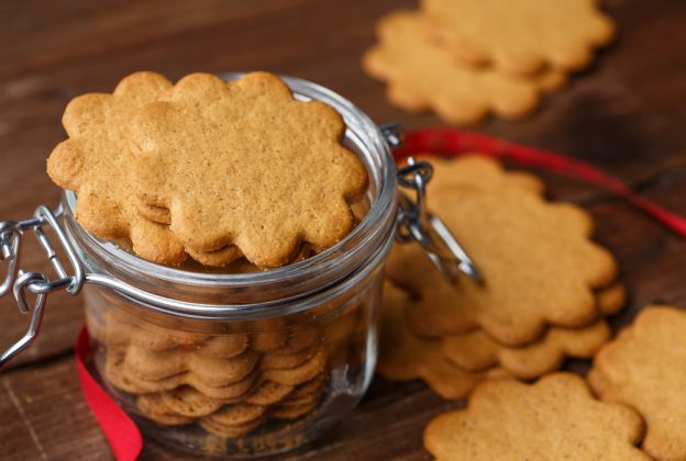 Swedish Pepparkakor (Crisp Ginger Thins)