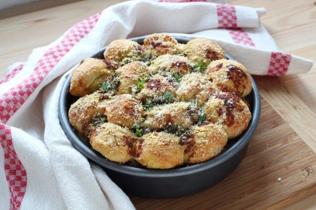 Savory monkey bread