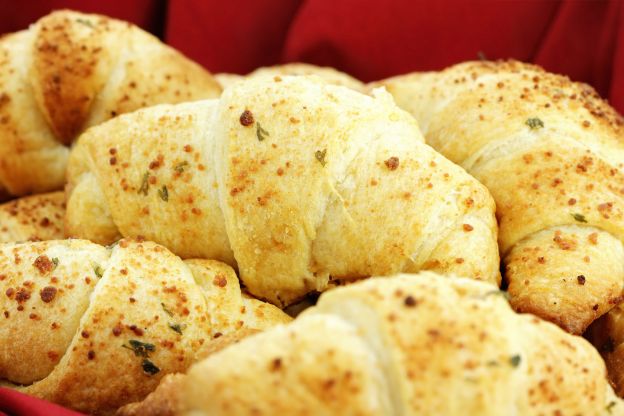 Cheesy croissants