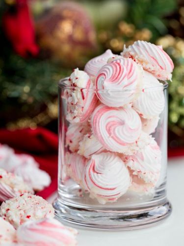 Candy cane meringue cookies