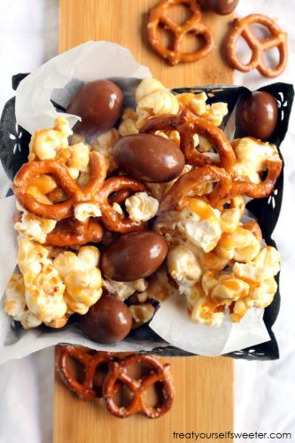 Caramel pretzel popcorn