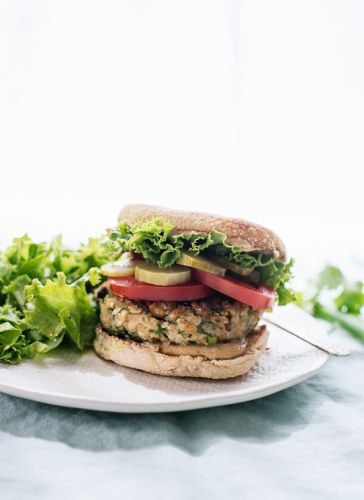 Cauliflower falafel veggie burgers