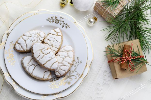Italian Ricciarelli (Almond Cookies)
