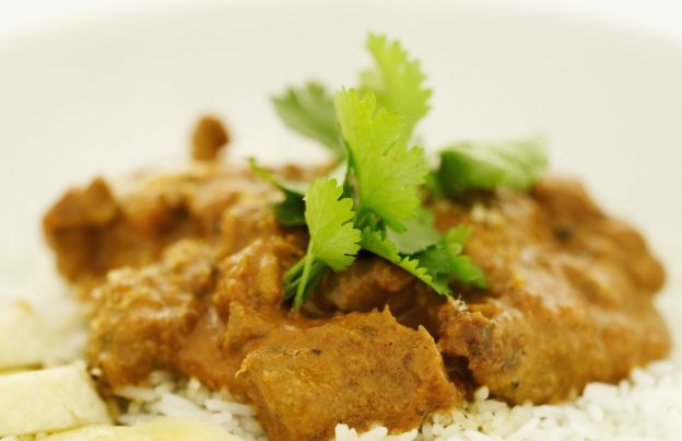 Chicken curry with apples