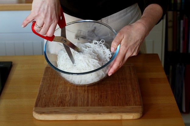 Cut the vermicelli