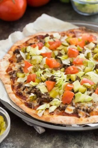 Grilled Cheeseburger Pizza