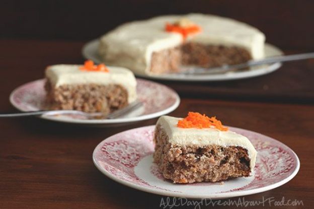 Slow Cooker Carrot Cake with Cream Cheese Frosting