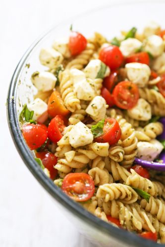 Caprese pasta salad