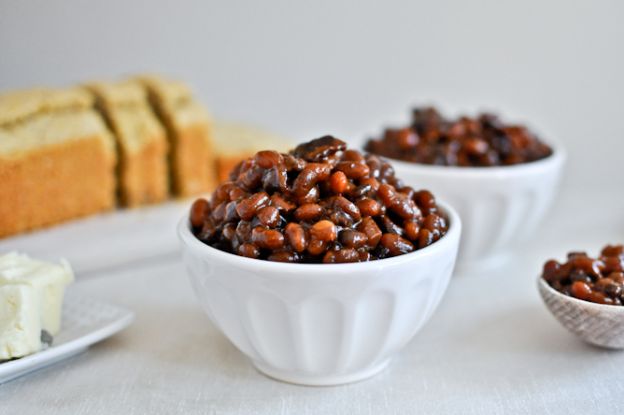 Slow Cooker Bacon Bourbon Baked Beans