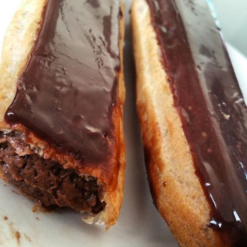 Eclair au chocolat - France