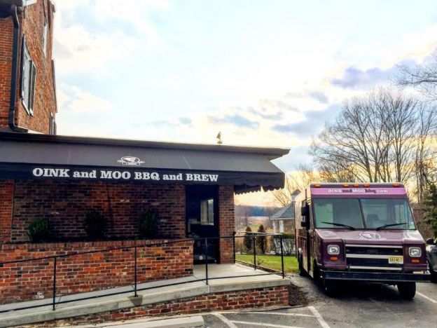 Oink And Moo BBQ And Brew - Hampton, New Jersey