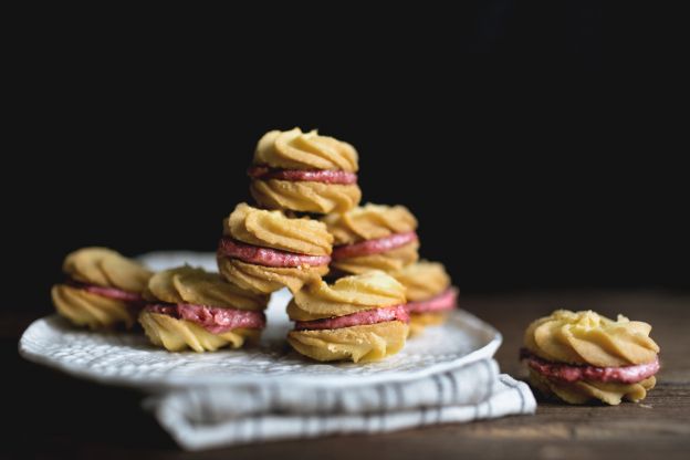 Cranberry Viennese Sandwich Creams