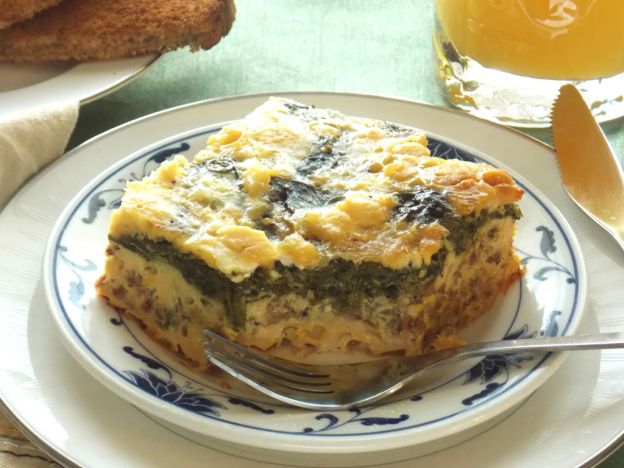 Eggs florentine breakfast casserole