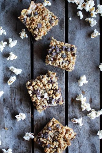 Fudge Brownie, Caramel Popcorn & Oatmeal Cookie Crumble 7-Layer Bars