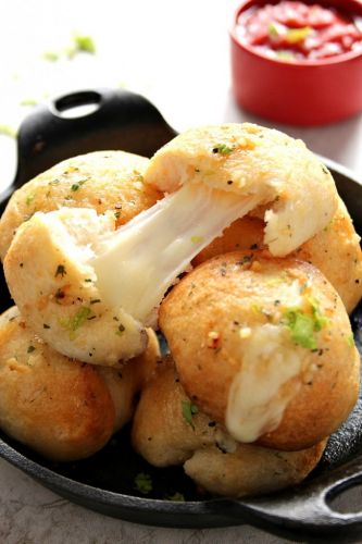 Garlic cheese bombs
