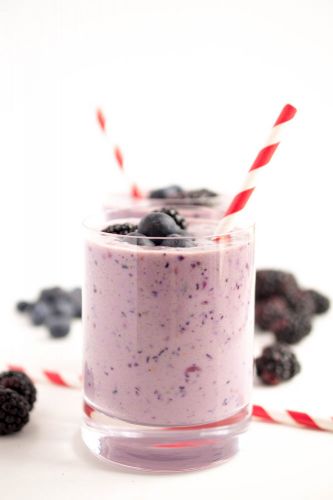 Healthy Berry Yogurt Smoothie