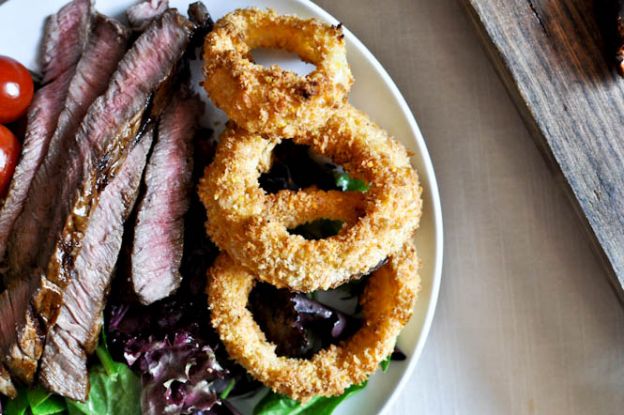 Healthy Crunchy Onion Rings And Grilled Flank Steak