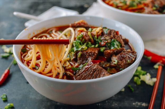 Spicy beef noodle soup