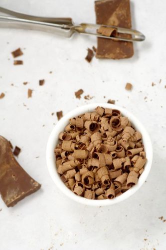 Easy chocolate curls