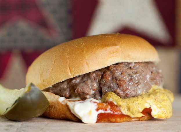 Connecticut - Steamed Cheeseburgers