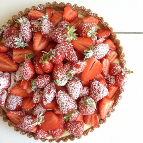 Strawberry and raspberry tart