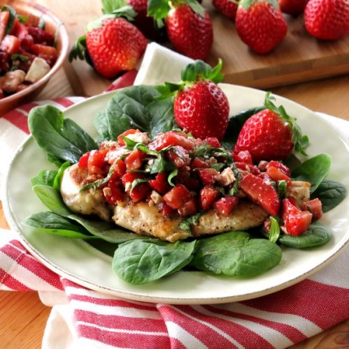 Strawberry bruschetta chicken