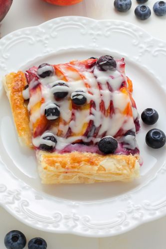 EASY BLUEBERRY PEACH TART WITH VANILLA GLAZE