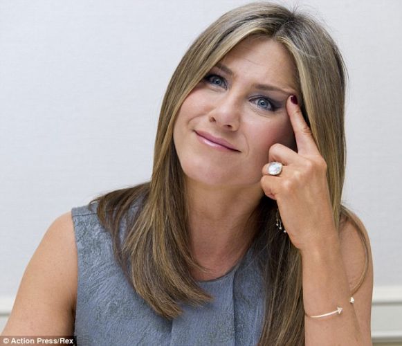 Jennifer Aniston (married to Justin Theroux)