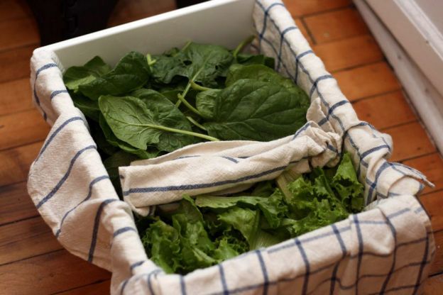 Make a Lettuce Drawer in Your Fridge