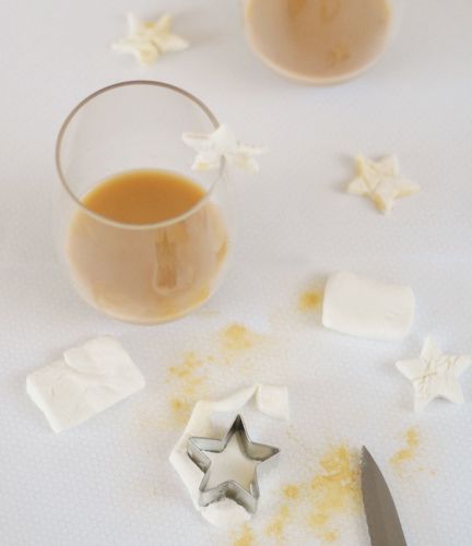 Decorate your drinks with marshmallow stars