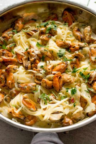 Mussels Pasta with Garlic and Fennel