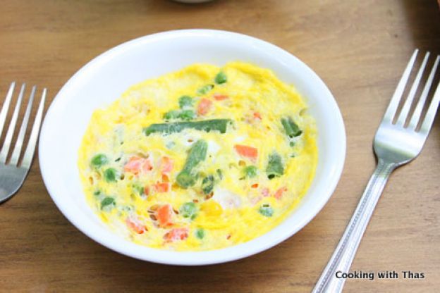 Omelette with veggies