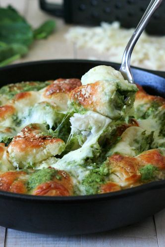 Cheesy pesto pull apart bread