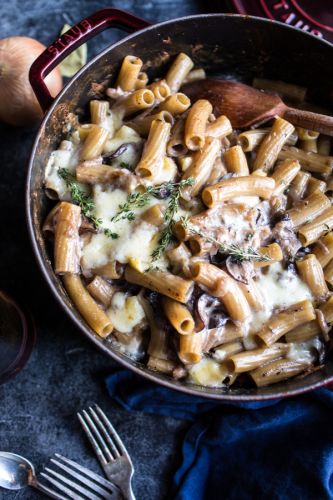 One-Pot Creamy French Onion Pasta Bake