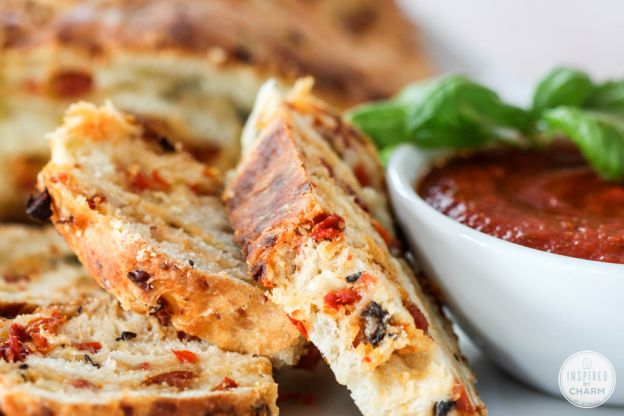 Savory pizza bread