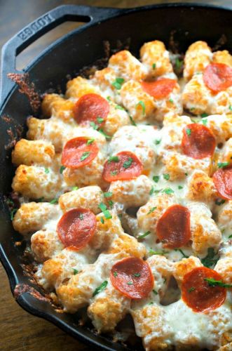 Tater tot pizza casserole