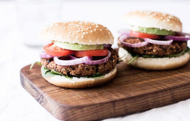 3-Ingredient Bean Burgers