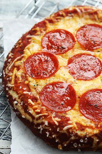 Pretzel crust pizza