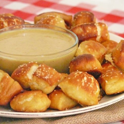 Pretzel bites with honey mustard