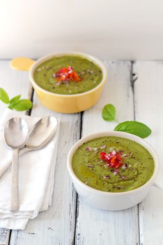 Roasted Garlic and Zucchini Soup
