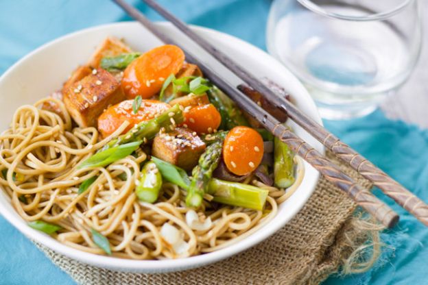 Sesame Soba Noodle Bowls with Roasted Veggies and Bakes Tofu