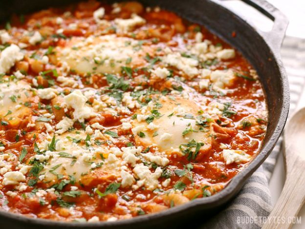 Smoky White Bean Shakshuka
